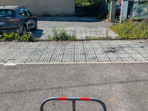 Place de parking à Aix-les-Bains