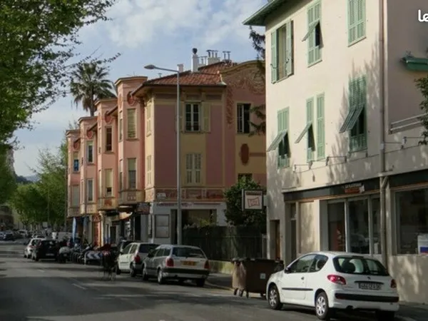 LOCAL COMMERCIAL 38 m² NICE