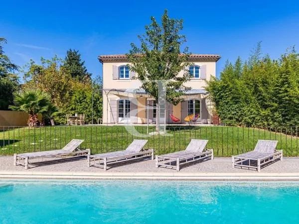 Villa 5 pièces 168 m²