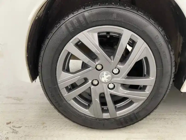 Peugeot 208 puretech 75 s&amp;s bvm5 — photo 53