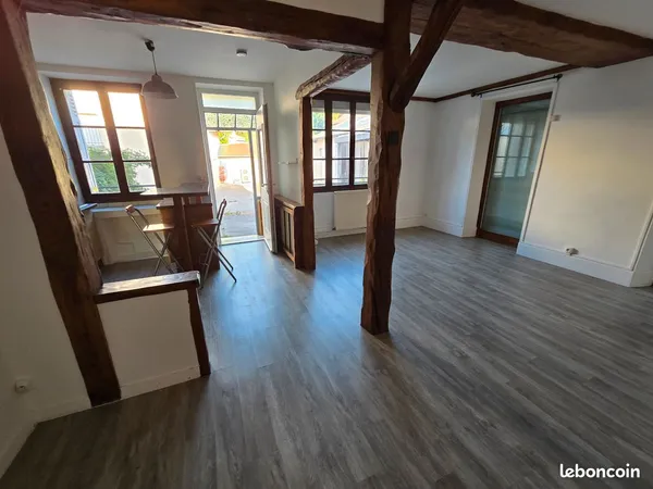 Maison de ville - F3 avec Climatisation - 65 m²