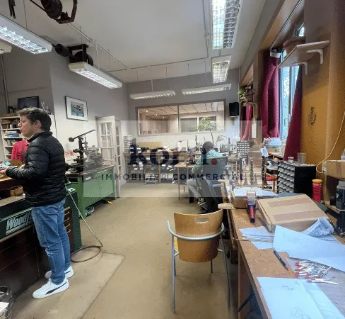 Bureau 245 m²