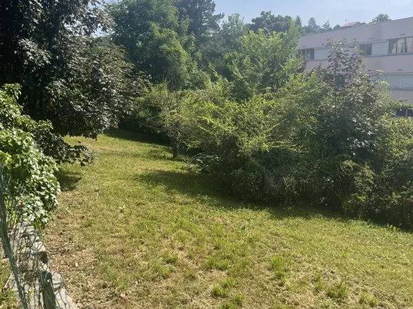 Terrain 440 m²