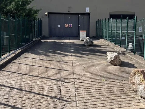Parking/Garage