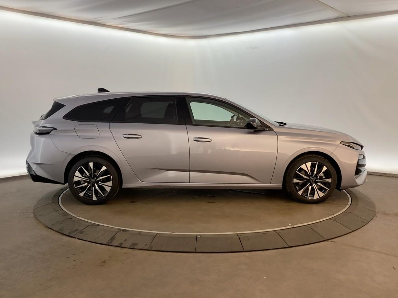 Peugeot 308 sw hybrid 145 e-dcs6 allure — photo 4