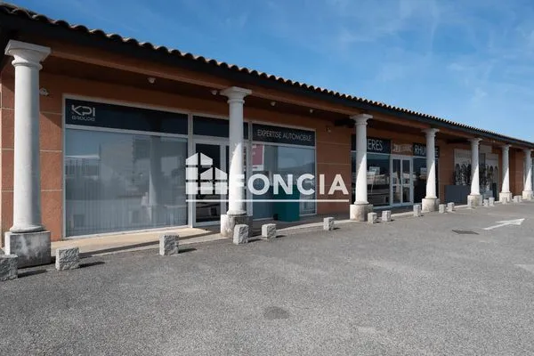 Local 240 m²