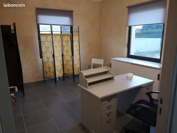 Bureau à louer à Cairanne en ZRR