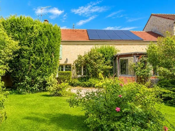 Maison de caractère en pierre à Oinville-sur-Montcient