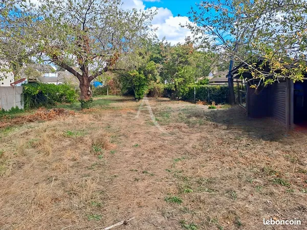 Terrain 780 m² OLLAINVILLE