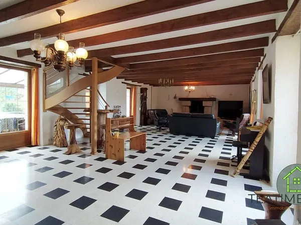 Maison Familiale avec piscine sur 60 ares