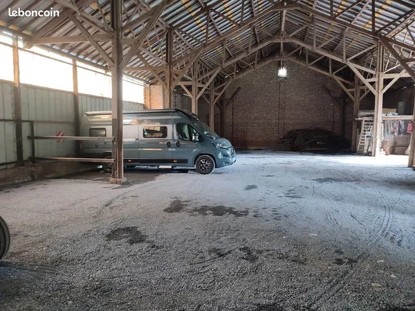Emplacement camping car caravane véhicule XL