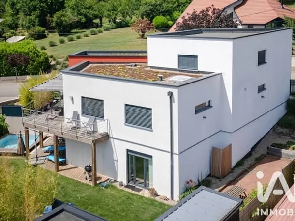 Maison 7 pièces 210 m²