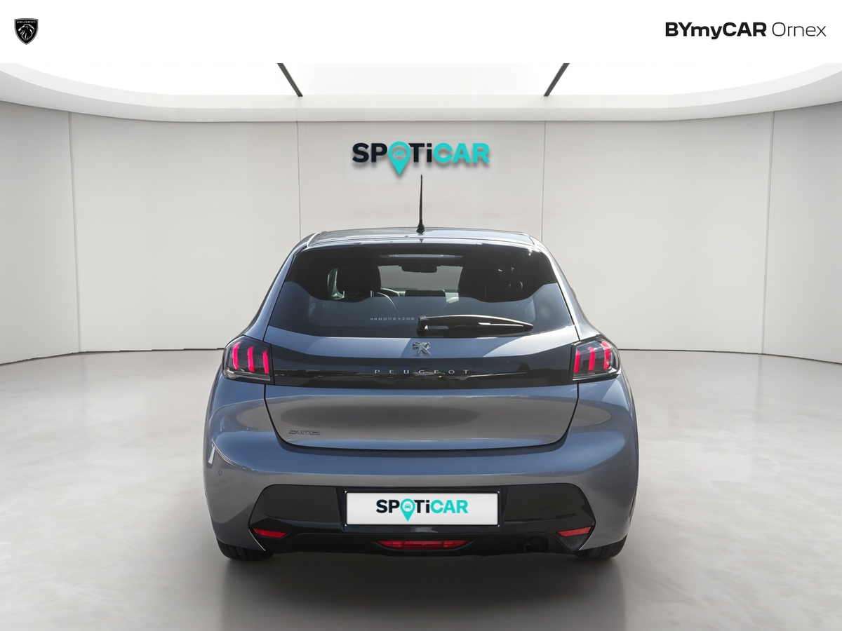 Peugeot 208 PureTech 100 S&amp;S EAT8 — photo 4