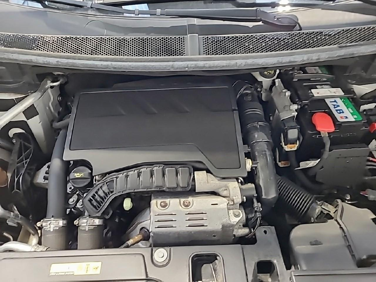 Peugeot 3008 puretech 130ch s&s eat8 gt pack — photo 15