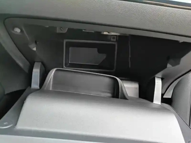 Peugeot 2008 puretech 100 s&amp;s bvm6 active — photo 16