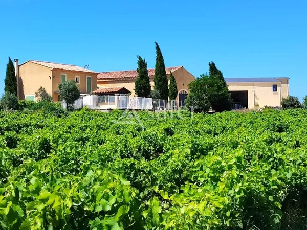 Propriété clef en main : Cave particulière et Domaine viticol
