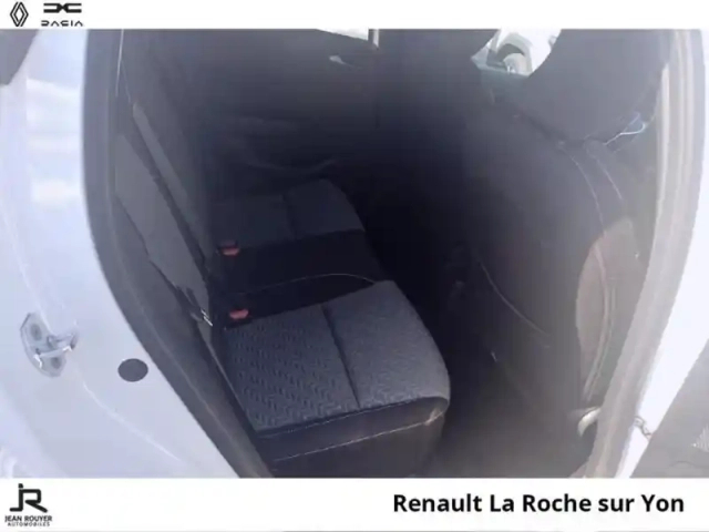 Renault Clio 1.5 blue dci 100ch evolution — photo 15