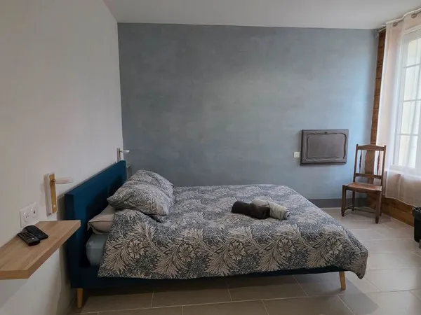 Maison en pierre rénovée 84 m², meublée