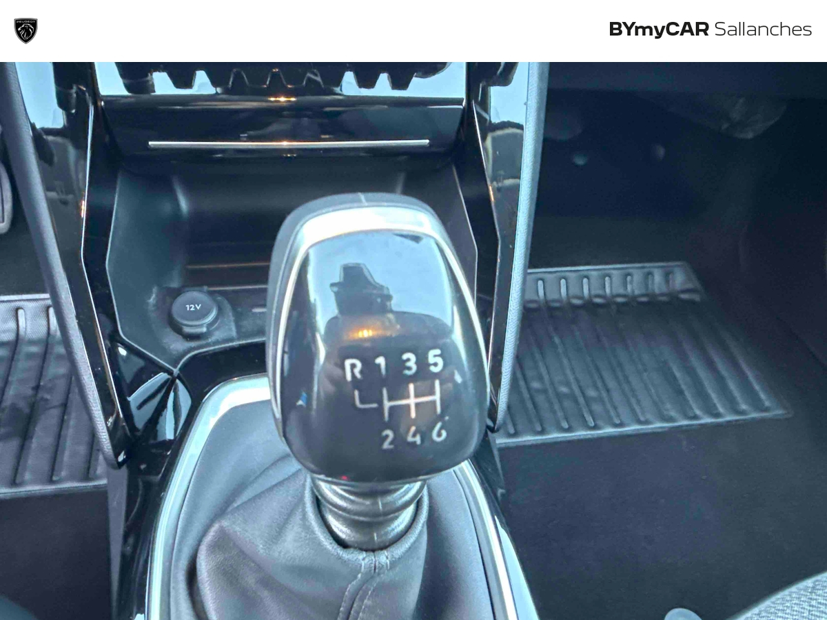 Peugeot 208 100 S&amp;S BVM6 — photo 19