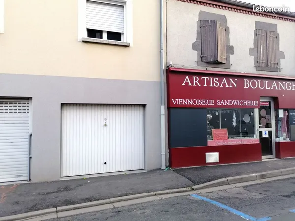 Garage 18m² en centre bourg (box de stockage, garde-meuble)
