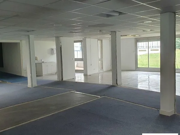 LOCAL D'ACTIVITE 1564 m² MEYLAN