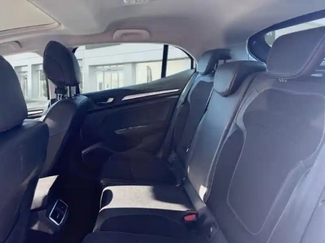 Renault Megane 1.5 blue dci 115ch techno edc -23 — photo 10