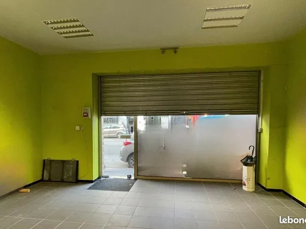 Local commercial 115 m²