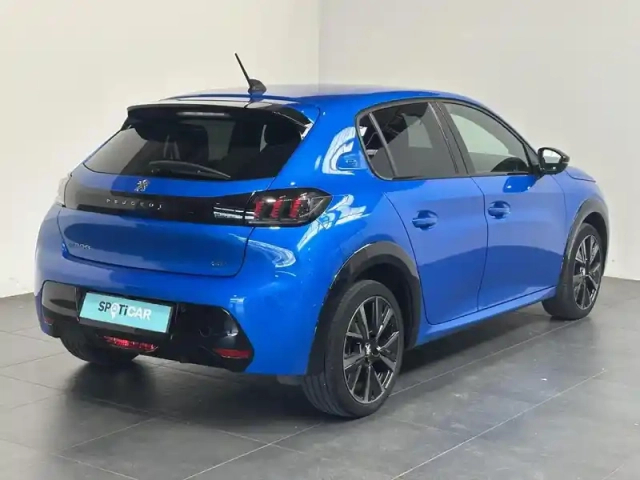 Peugeot 208 e- 136ch gt (2023) — photo 7