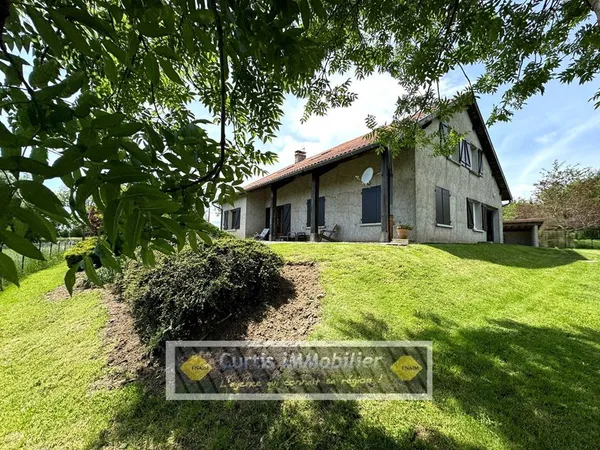Maison - 220m ²