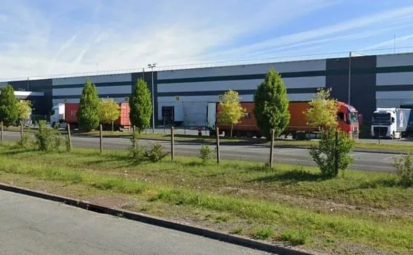 Entrepôt 19073 m²