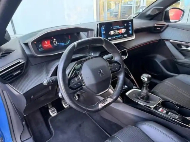 Peugeot 208 1.2 puretech 100ch s&amp;s gt line — photo 11