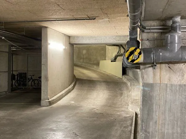 Place de parking intérieure