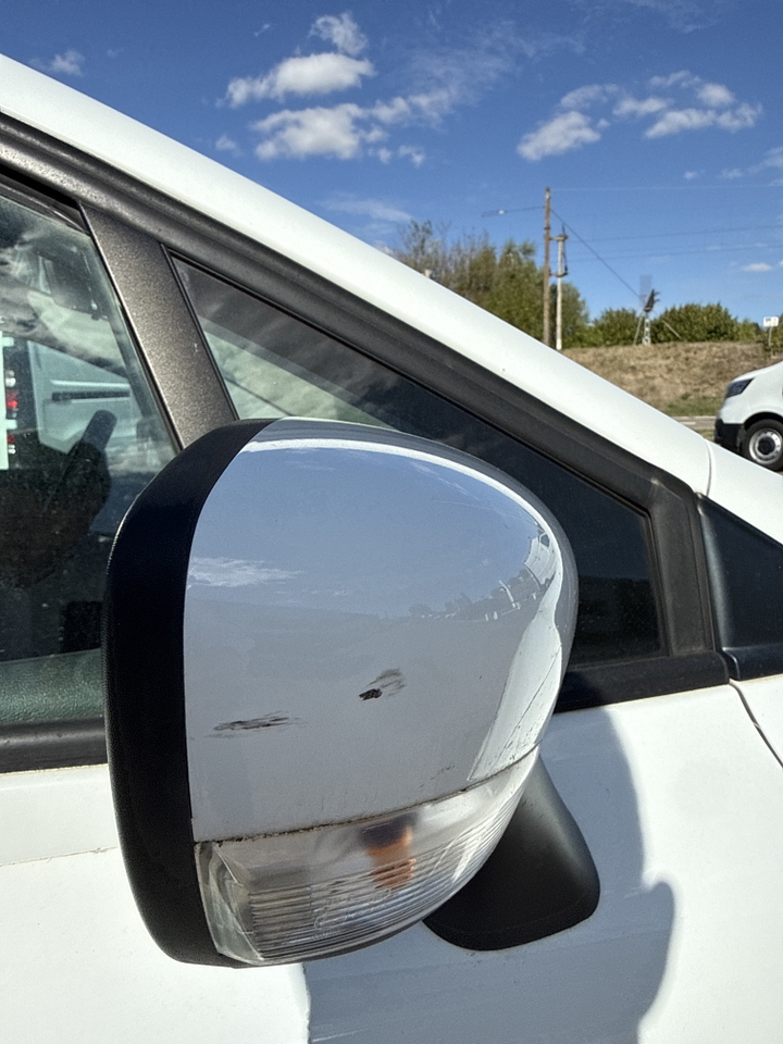 Renault Clio IV dCi 90 Energy eco2 82g — photo 24
