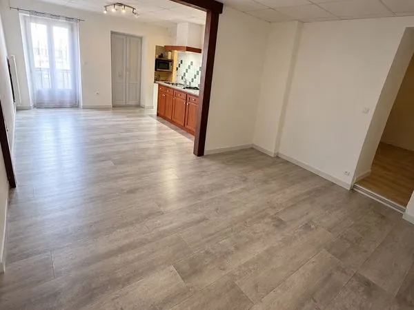T4 70m², centre ville Saint Maixent