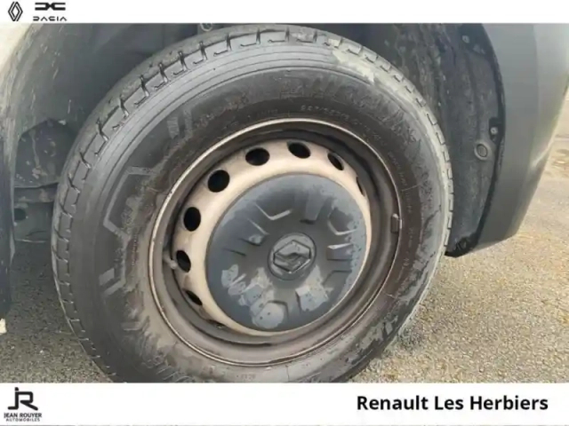 Renault Master plancb f3500 l3h1 2.3 blue dci 145ch confort gd volume — photo 8