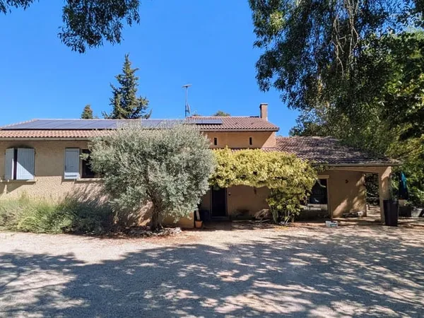 Maison 6 pièces 185 m²