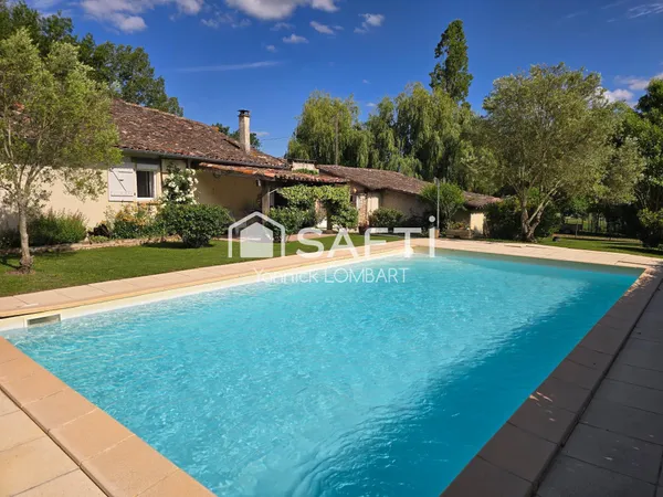 Ancienne ferme avec source, pleine de charme