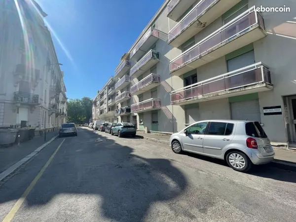 Parking 61 m²