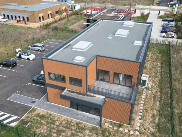 Bureaux à louer dans une zone d'activité dynamique