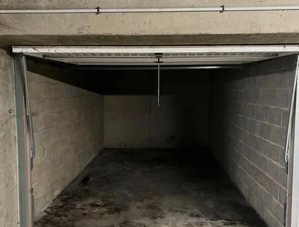 Garage Box en sous-sol avec vidéo surveillance