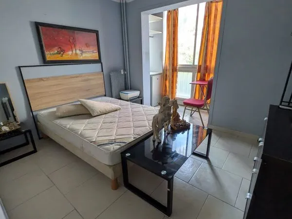 Chambre meuble avec Apl