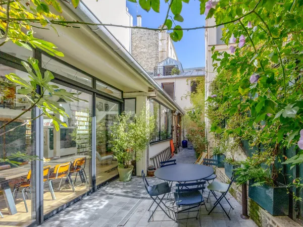 Off market - Maison familiale - Très beaux volumes - Extérieurs - Calme