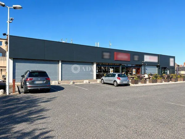 Local commercial 528 m²