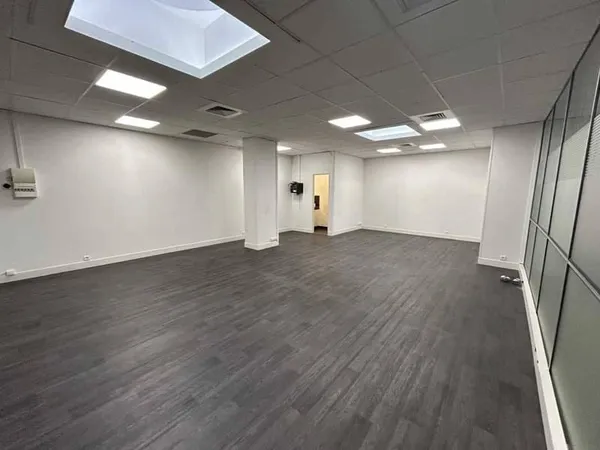 Bureaux 1 pièce 57 m²