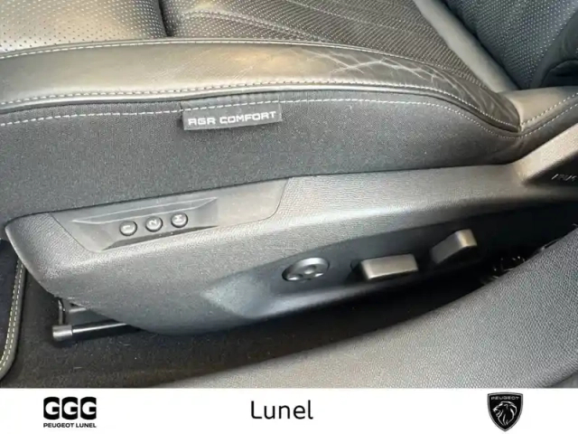 Peugeot 408 phev 225 e-eat8 — photo 28