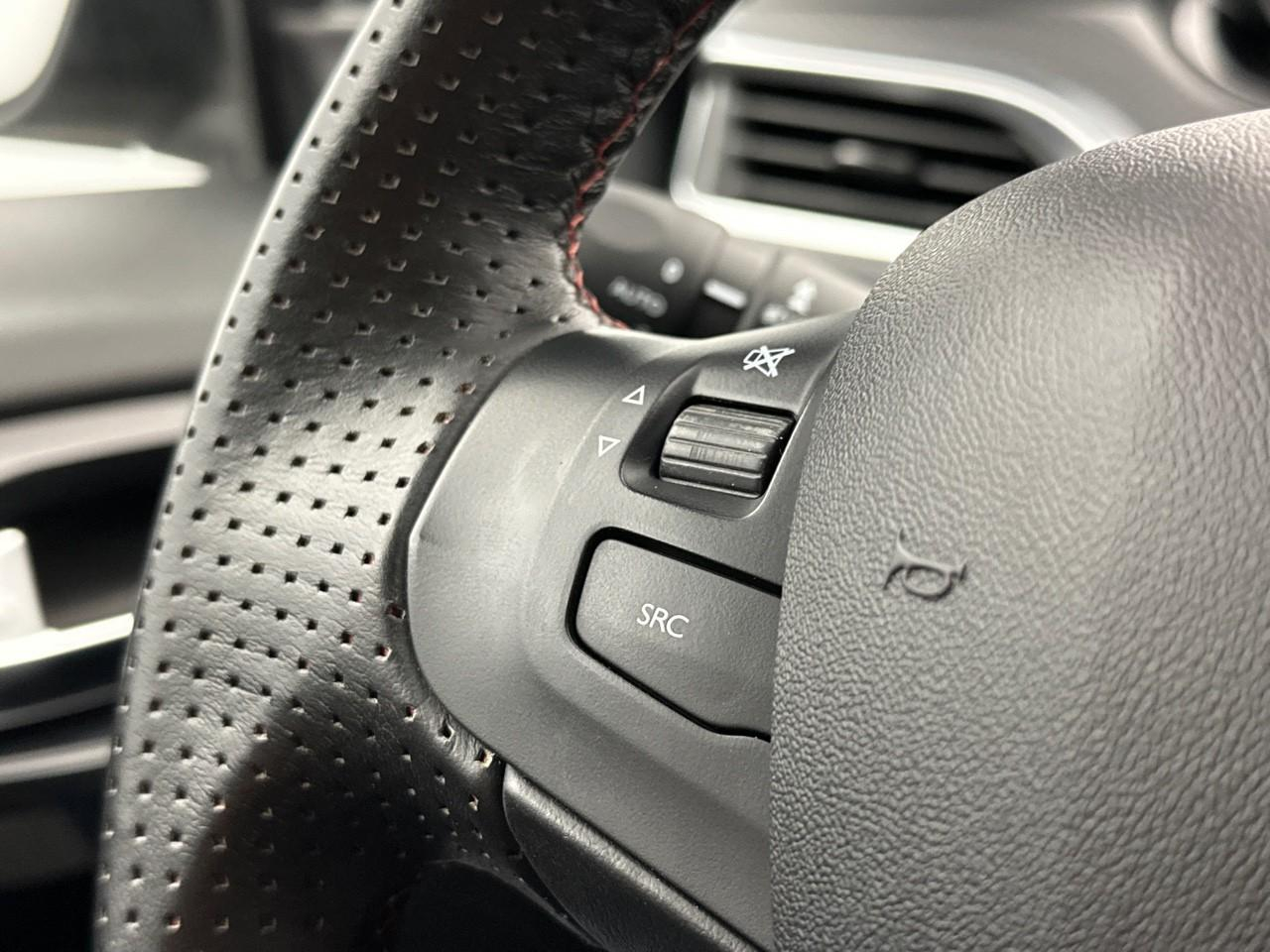 Peugeot 2008 puretech 130ch s&s bvm6 gt line — photo 17