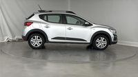 Dacia Sandero 1.0 TCe 90ch Stepway Confort — photo 4