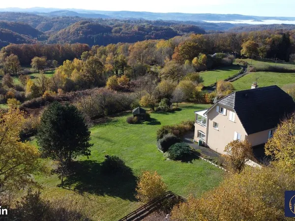 Propriété 8 pièces 181 m²