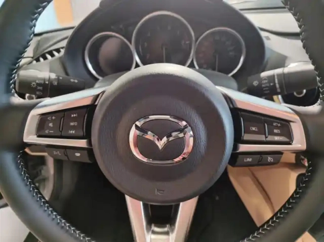 Mazda Mx-5 1.5 skyactiv-g 132ch kazari — photo 21