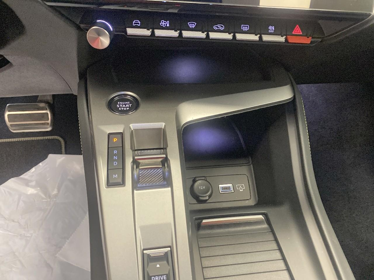 Peugeot 408 hybrid 145 e-dcs6 gt — photo 15